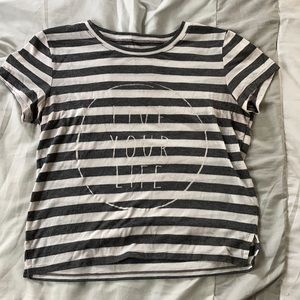 American Eagle “Live your life” girls T shirt